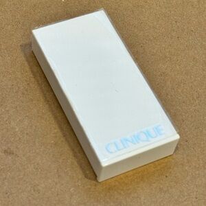 NWT Clinique Limited Edition All About Shadow Duo: Bone x Grey Matters. 1.7g